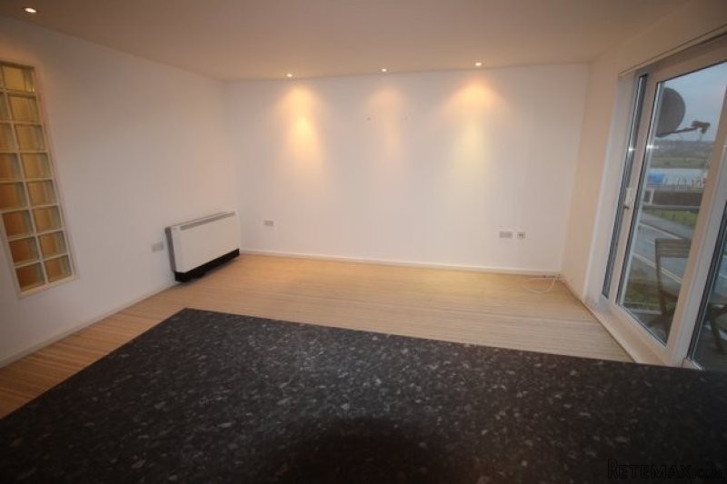 2 bedroom, Flat house for sale - 2