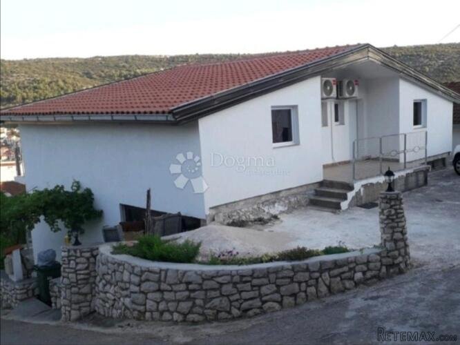 MARINA, kuća sa 4 apartmana i predivnim pogledom na more - 2