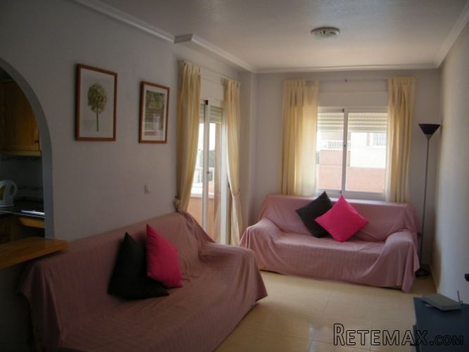 Two bedroom ground floor apartment overlooking the communal.. - 3