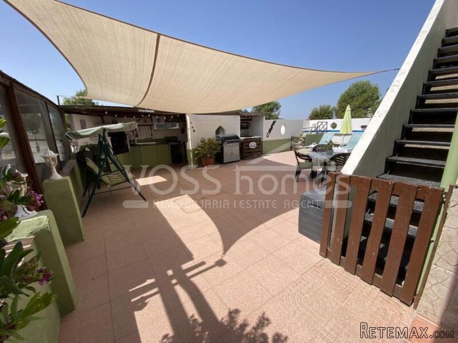 NEW & EXCLUSIVE LISTING TO VOSS HOMES - A spacious 169m2, 2.. - 5