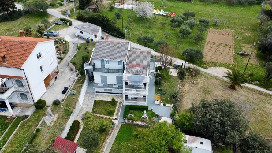 Rab, Kampor- kuća u blizini plaže