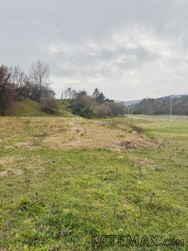 Poljoprivredno zemljište Dražice 705m2,odlična lokacija, rav - 3