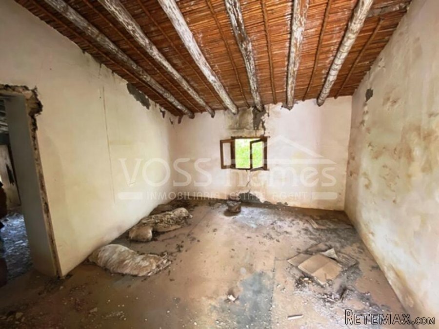 Urban building plot of 1235m2 located in a hamlet of houses.. - 3