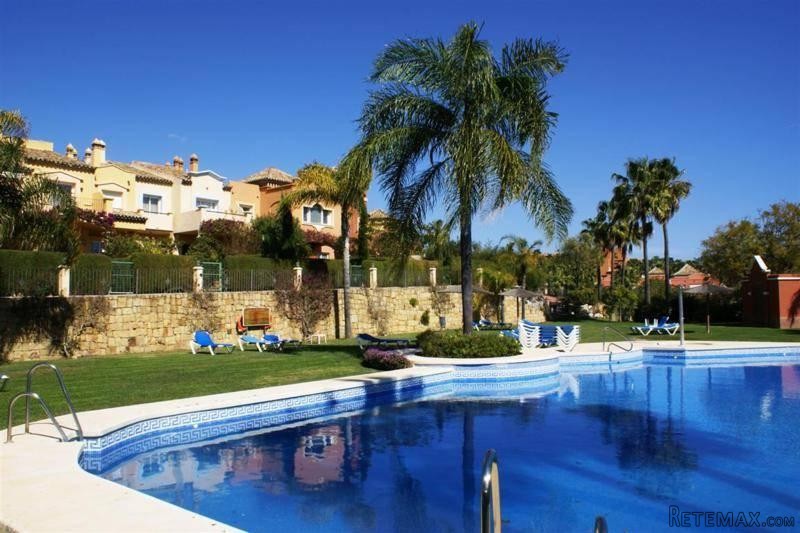 4 bedroom town house for sale