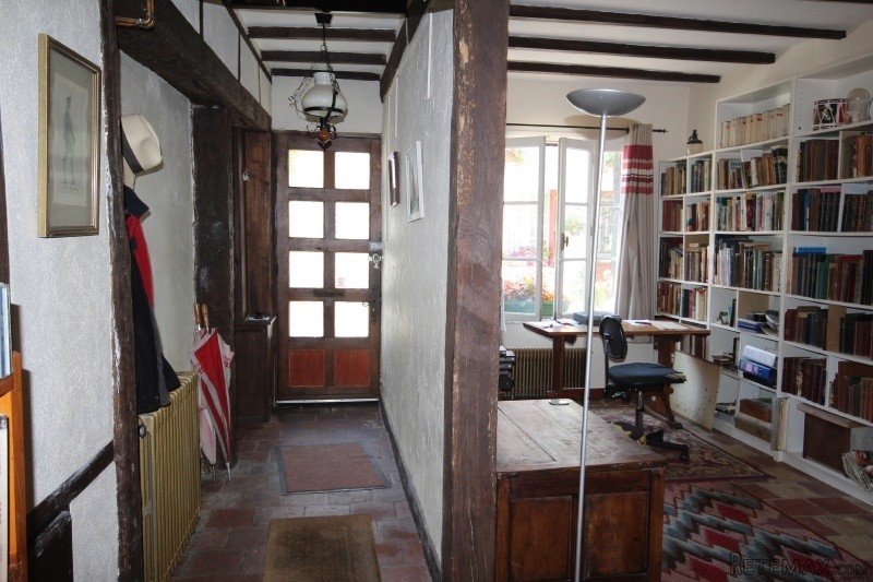 Rarely available, large 4 bedroomed, 3.. - 2