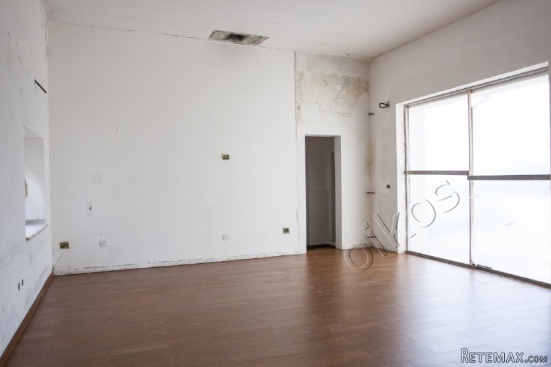V000072, Intown Apartment In The.. - 2