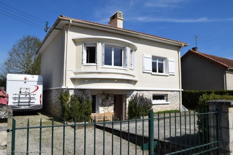 3 Bedroom Townhouse In Good Condition