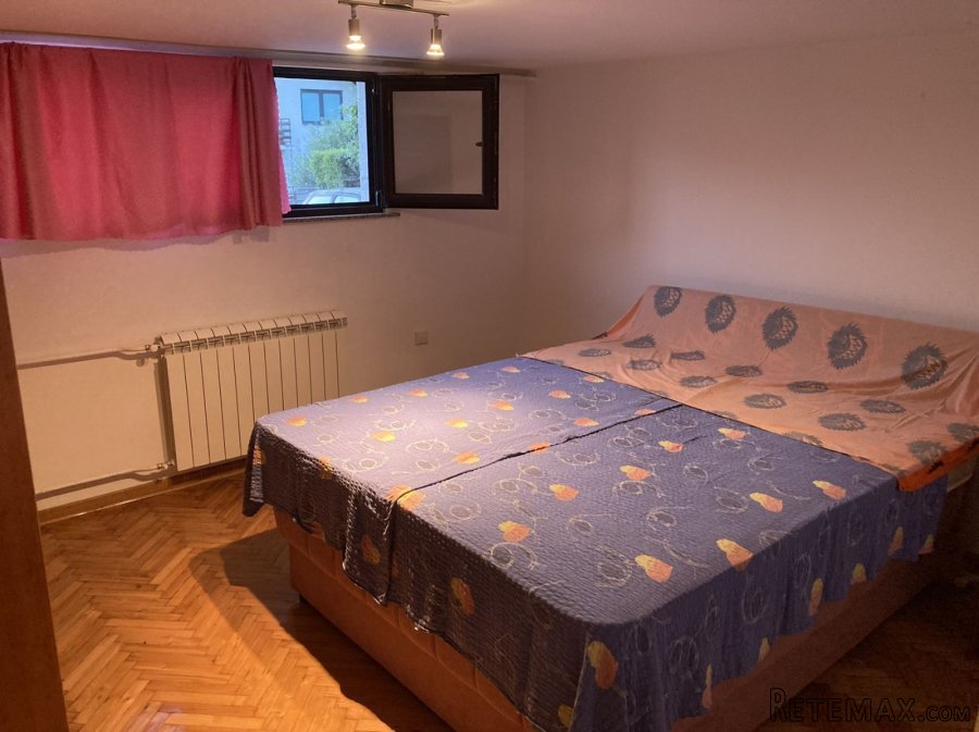 Kuca u Rusnju sa prostranim placem - 9