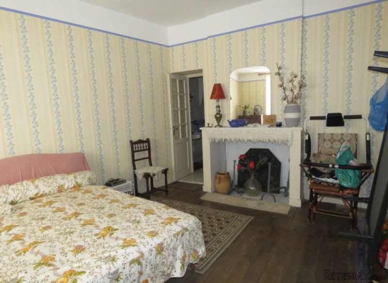 Big townhouse in centre of Montmorillon.. - 2