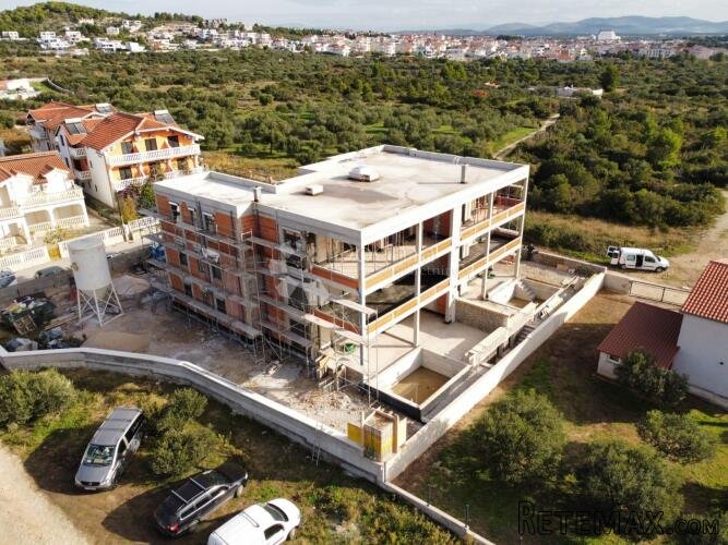 TRIBUNJ- 2.KAT U NOVOGRADNJI 250M OD MORA S POGLED s6 - 2