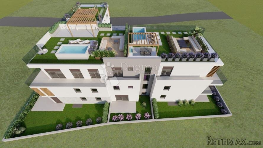 Vodice – Trosoban stan na 1. katu, 50 m od mora, terasa, bal - 2