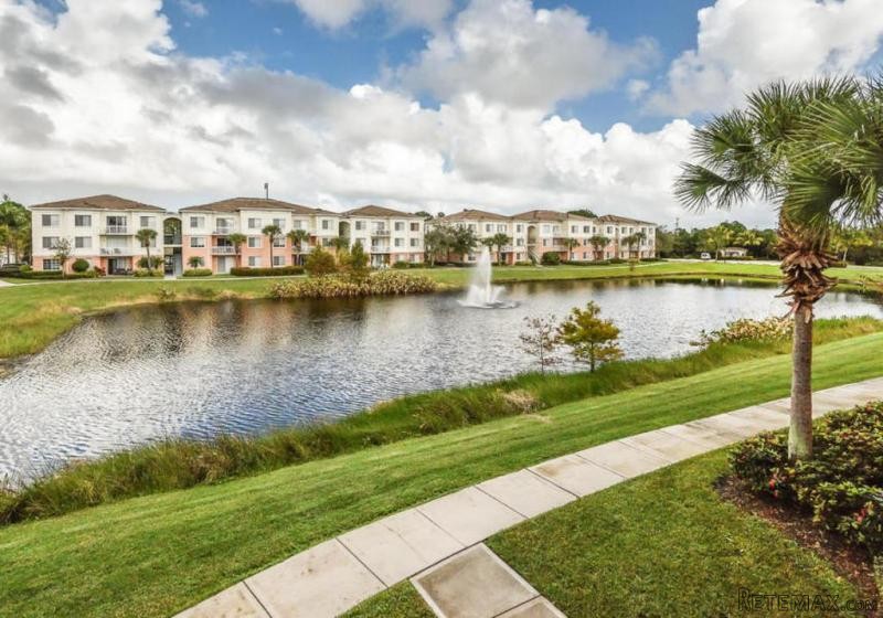 8304 Myrtlewood Circle W, Palm Beach..