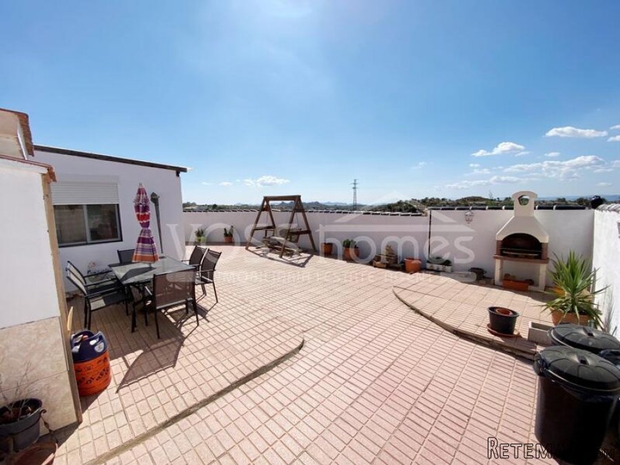 EXCLUSIVE TO VOSS HOMES - A charming, renovated country.. - 5