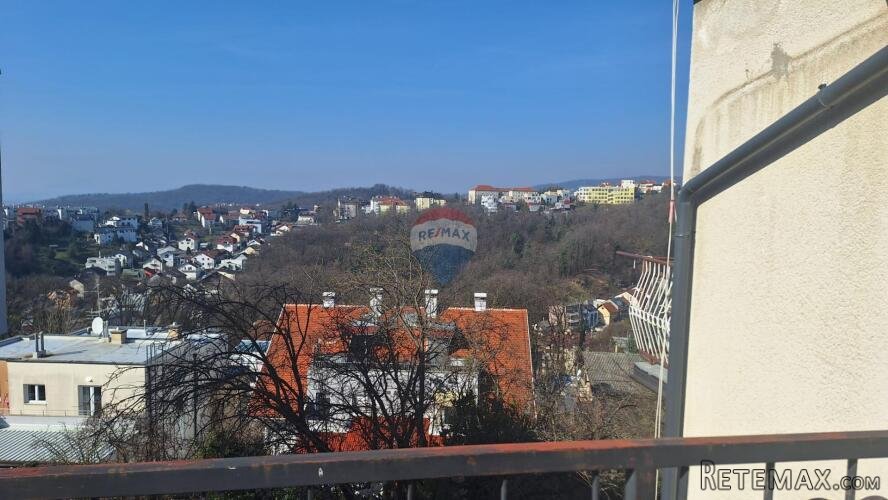 Zagreb, Vrhovec: kuća s velikim dvorištem