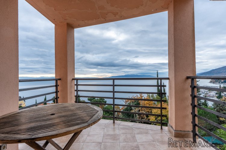 ** PRODAJE SE STAN U OPATIJI – 52 m², PANORAMSKI POGLED NA
