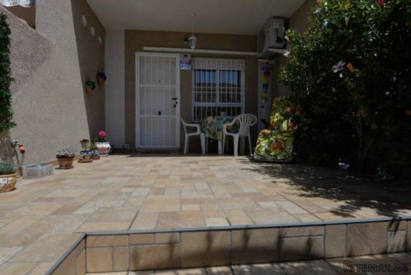 2 Bedroom 1 Bathroom Townhouse In.. - 2
