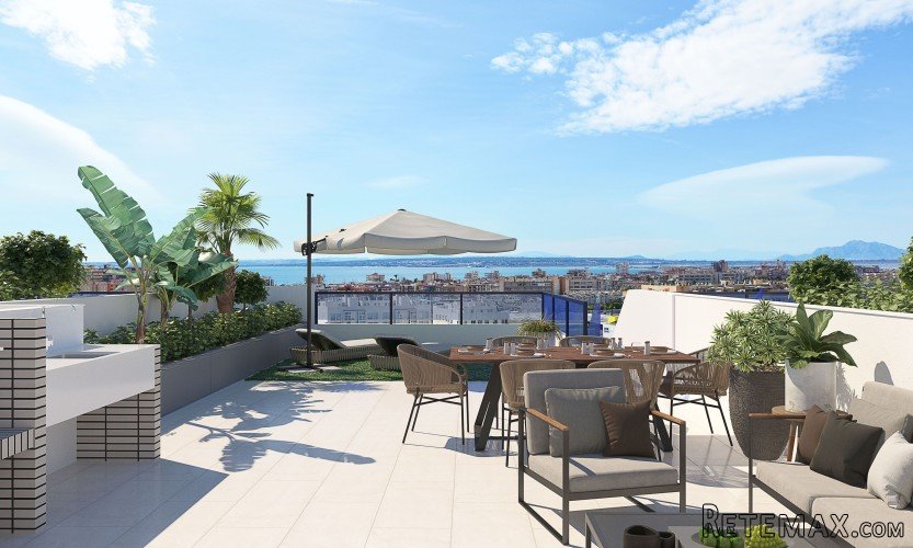 Only 1.5km from the sandy beach and the lively boulevard of.. - 2
