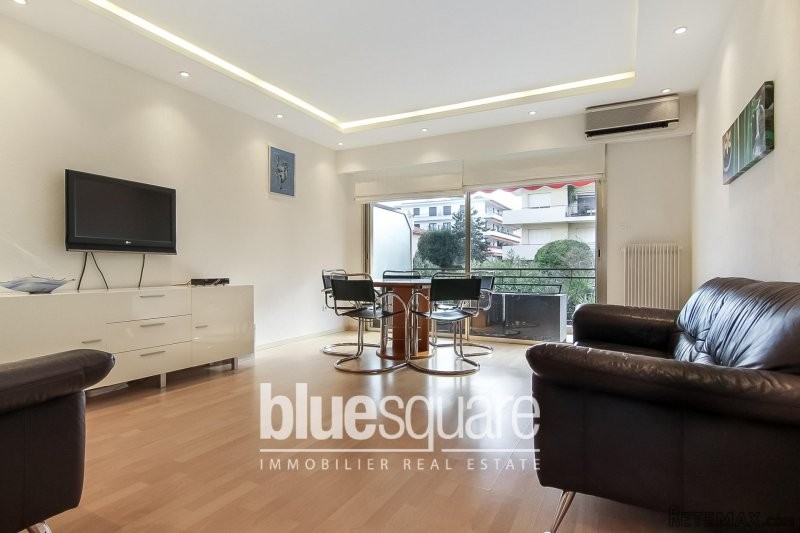 Sunny 2 bedroom apartment in Antibes