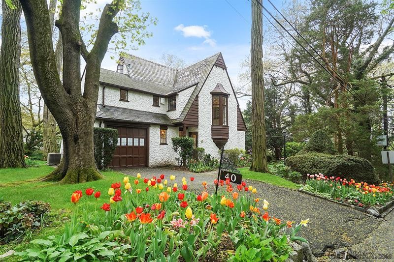 4 bedroom House For Sale: 40 Caterson.. - 2