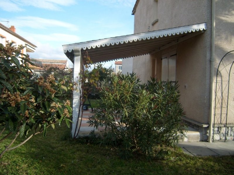 Limoux Property Close To Shops And.. - 2