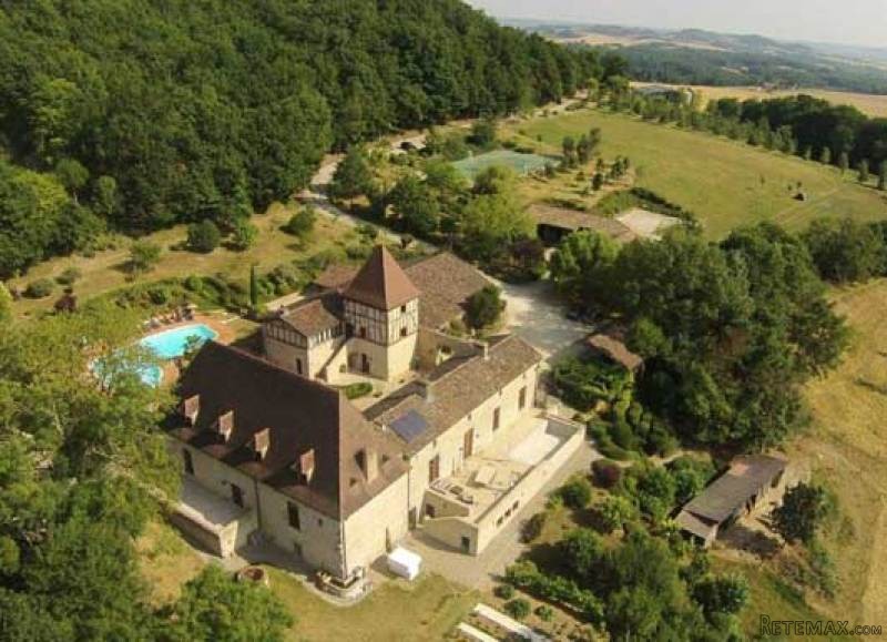 16th Cent Chateau Estate In 22 Acres..
