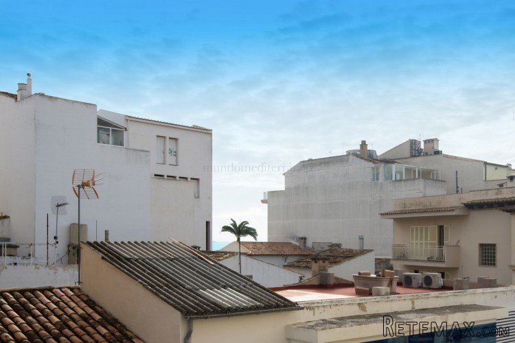 In the heart of Puerto Pollensa. Apartment completely..