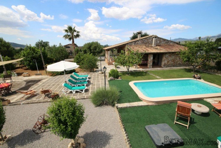 Three bedroom villa near Campanet, built in the traditional..