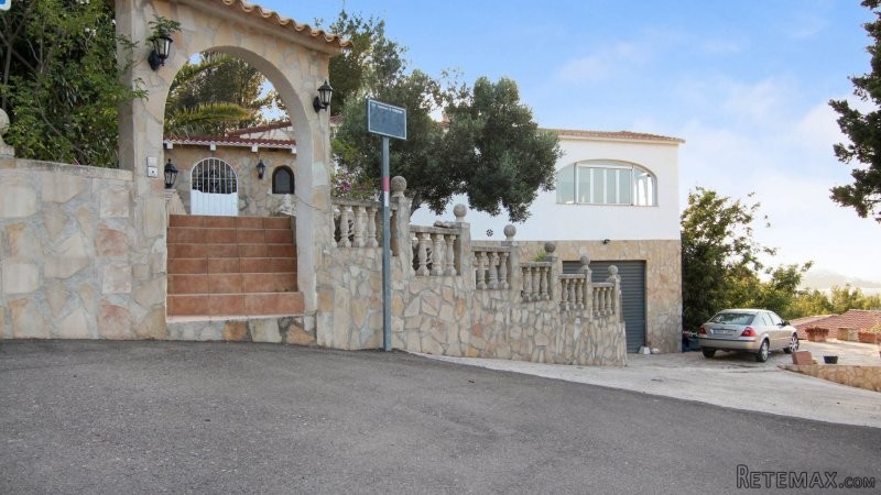 Traditional villa with panoramic views - 2