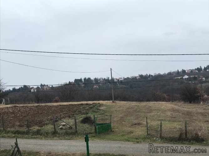 Beograd-Lipovica,plac 45ari,deljiv - 2