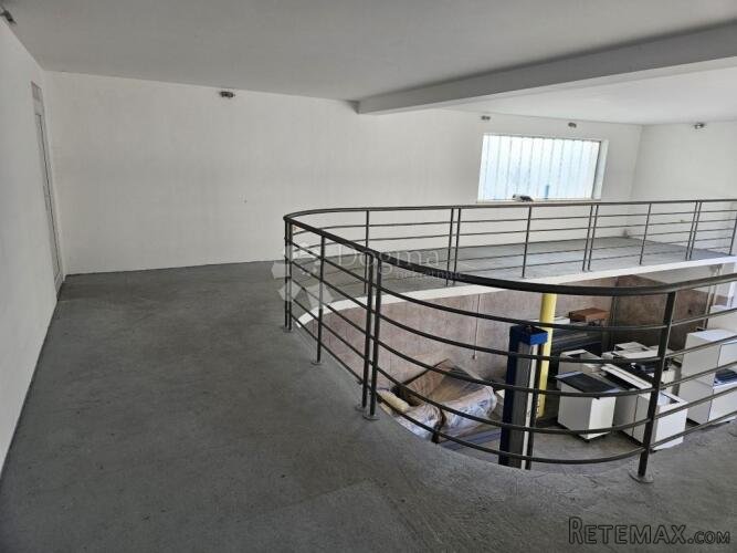 JUŠIĆI - 170 M2 sa uredom i san.čvorom - NOVO u ponudi - 2
