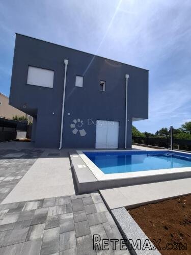Moderna vila sa bazenom - 2