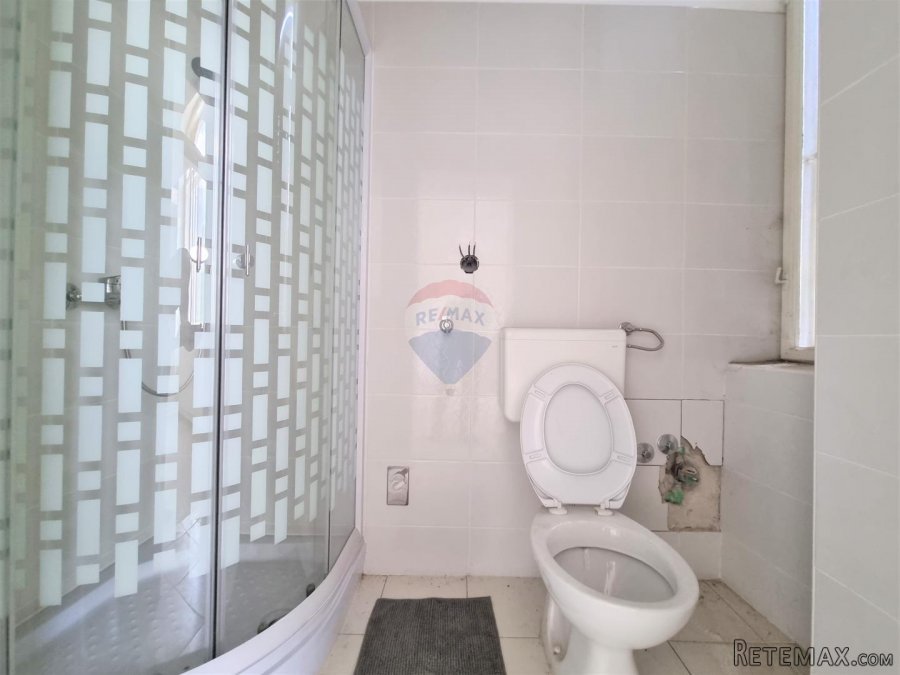 OPATIJA- STROGI CENTAR, poslovni prostor 15 m2 + galerija 10 - 3