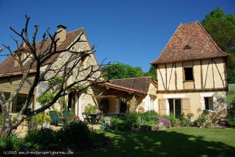 Beautifully restored house with 5..
