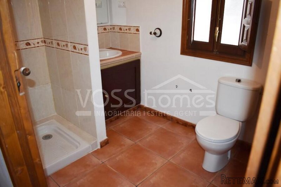 EXCLUSIVE LISTING WITH VOSS HOMES - A large (190m2).. - 14