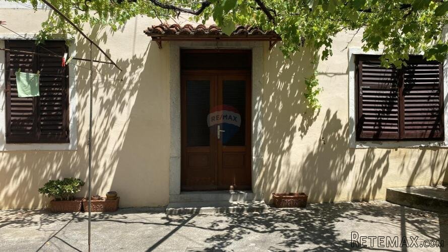 Novi Vinodolski, Centar, kuća, 130 m2