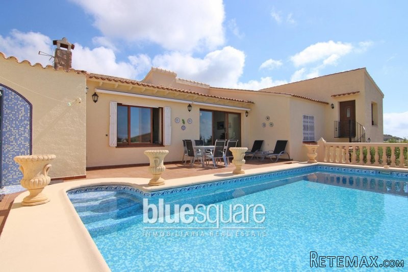 Beautiful villa with stunning sea views