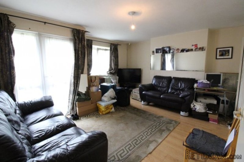 3 bedroom, Flat house for sale - 2