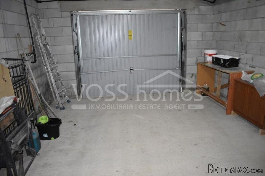 EXCLUSIVE LISTING WITH VOSS HOMES - A large (190m2).. - 20