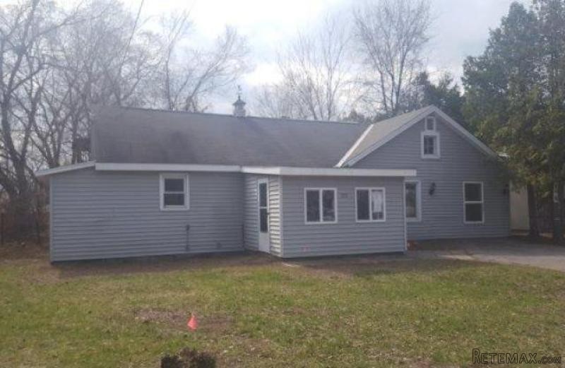 22 Pine St Queensbury, NY, 12804 Warren..