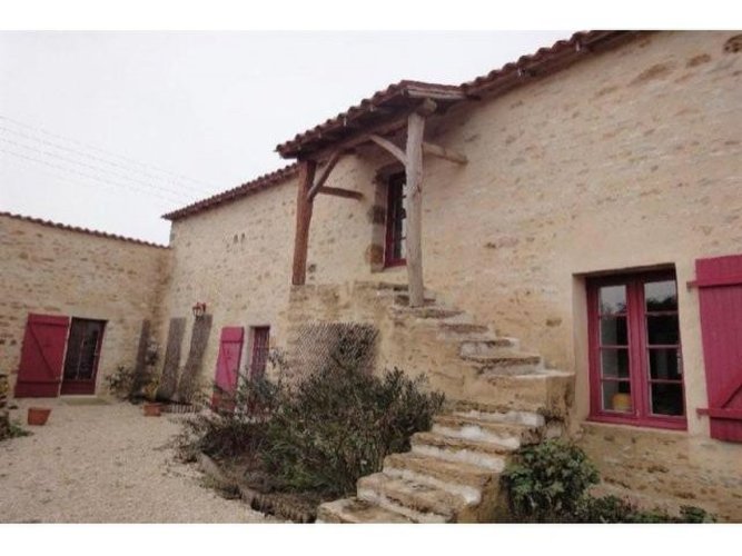 4 bedroom Character For Sale: 85000 SUD.. - 2