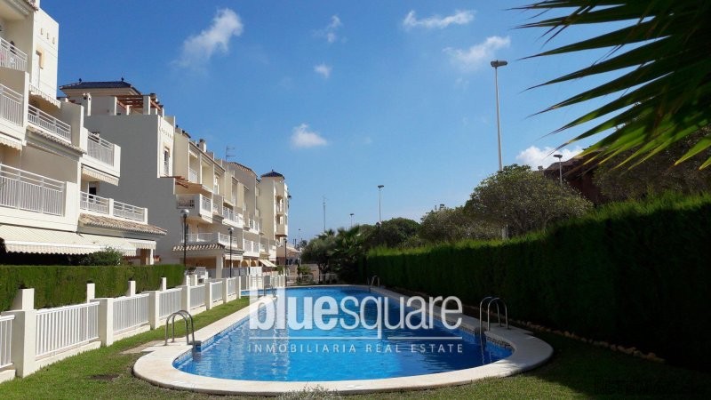 Large 3 bedroom only a stone´s throw..