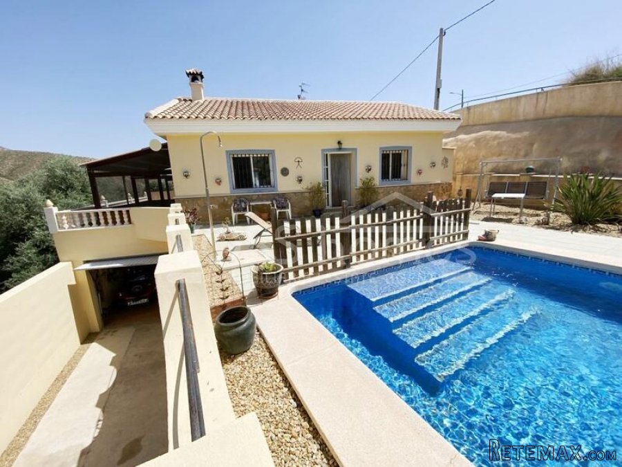 NEW LISTING TO VOSS HOMES - A lovingly maintained &.. - 2