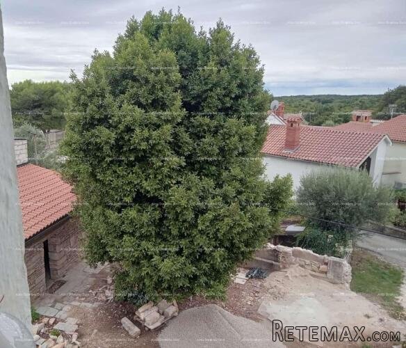 Prodaje se kuća s konobom u fazi renovacije, Krnica! - 2