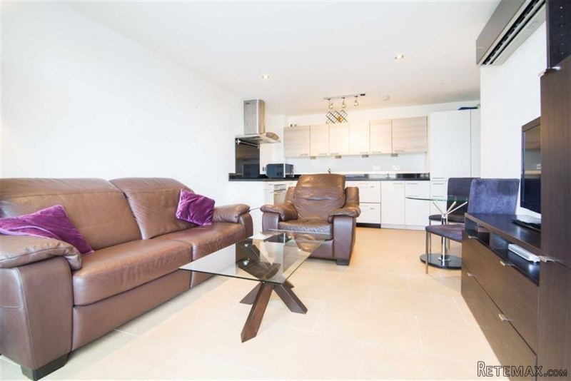 2 bed apartment in Ocean Village