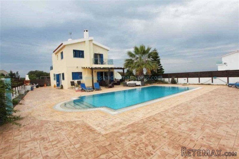 House Detached - For Sale - 4 Bedrooms