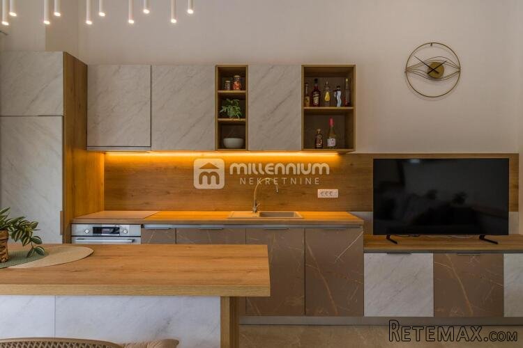Istra, Svetvinčenat, moderna kuća s bazenom - 5