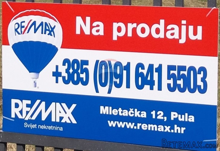 POREČ: GRAĐEVINSKO ZEMLJIŠTE 7km OD GRADA - 2