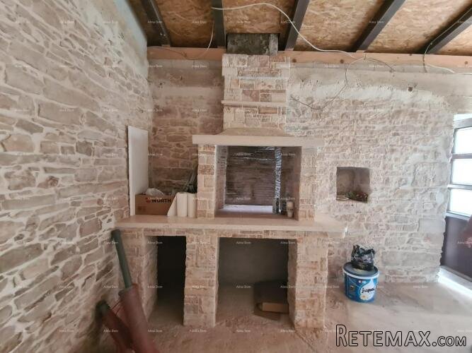 Prodaje se kuća s konobom u fazi renovacije, Krnica! - 5