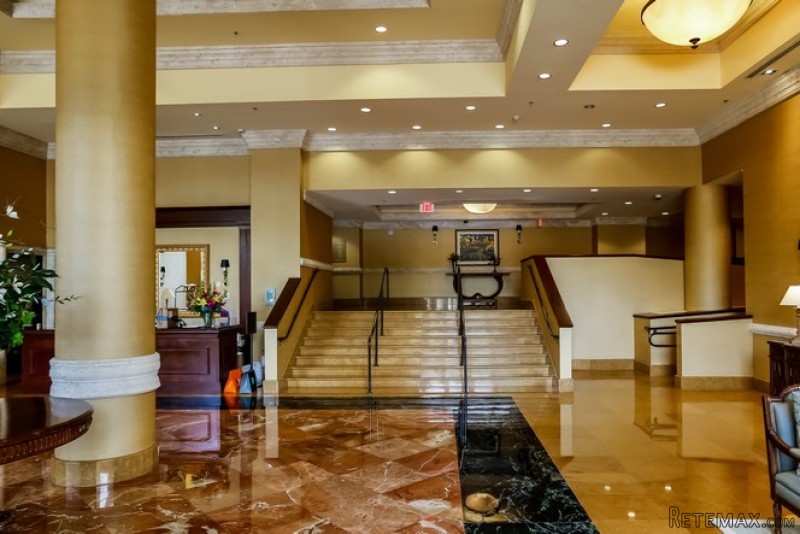 2 bedroom Flat For Sale: 8390 SW 72nd.. - 2