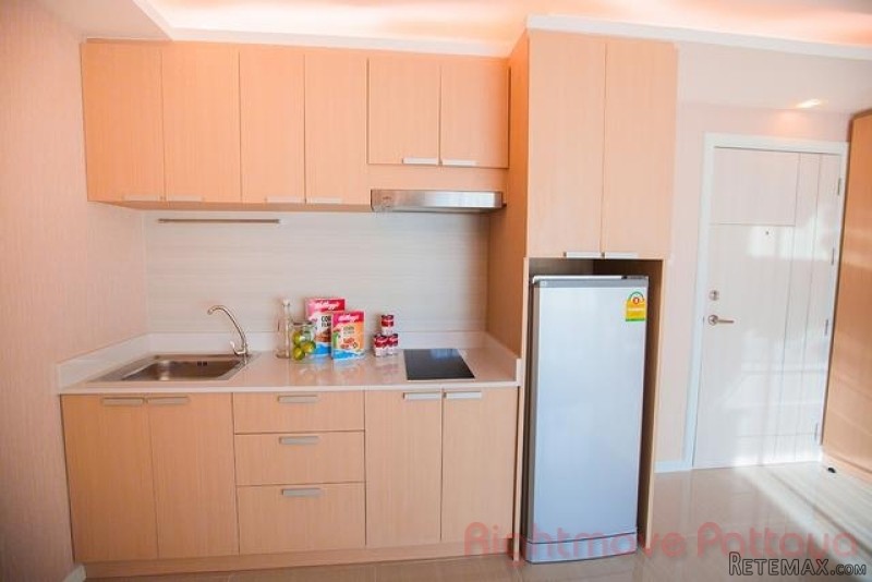 1 Bedroom Condo for sale in Pratumnak -.. - 2